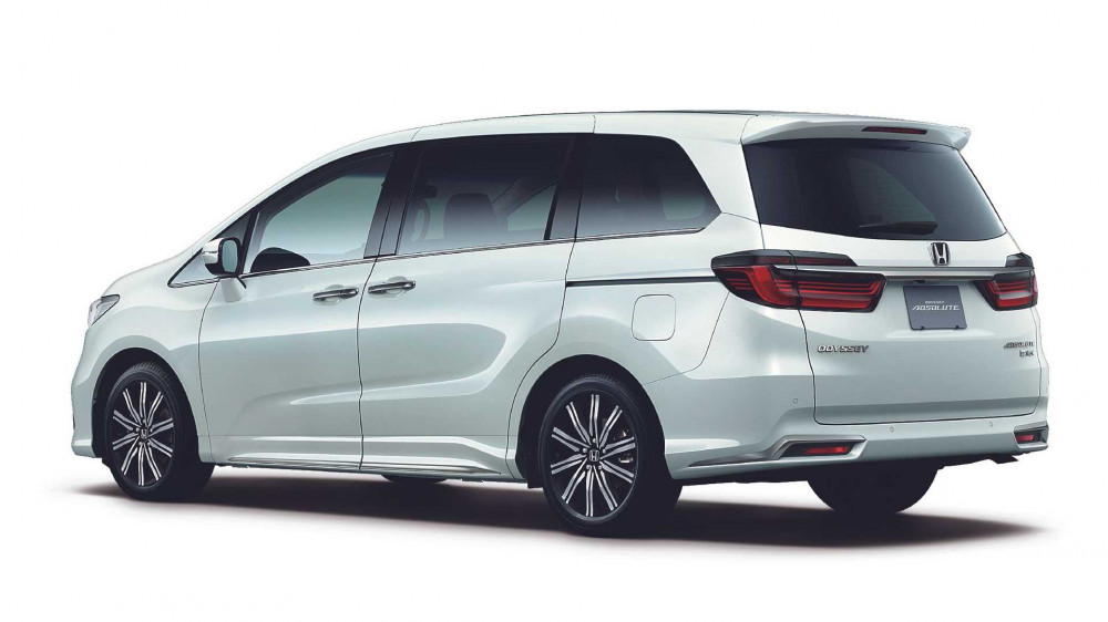 2021 Honda Odyssey Refresh in Japan Has A New Face and Gesture-Control Door